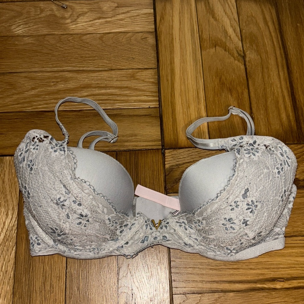 Victoria's Secret Cream Lace Bra